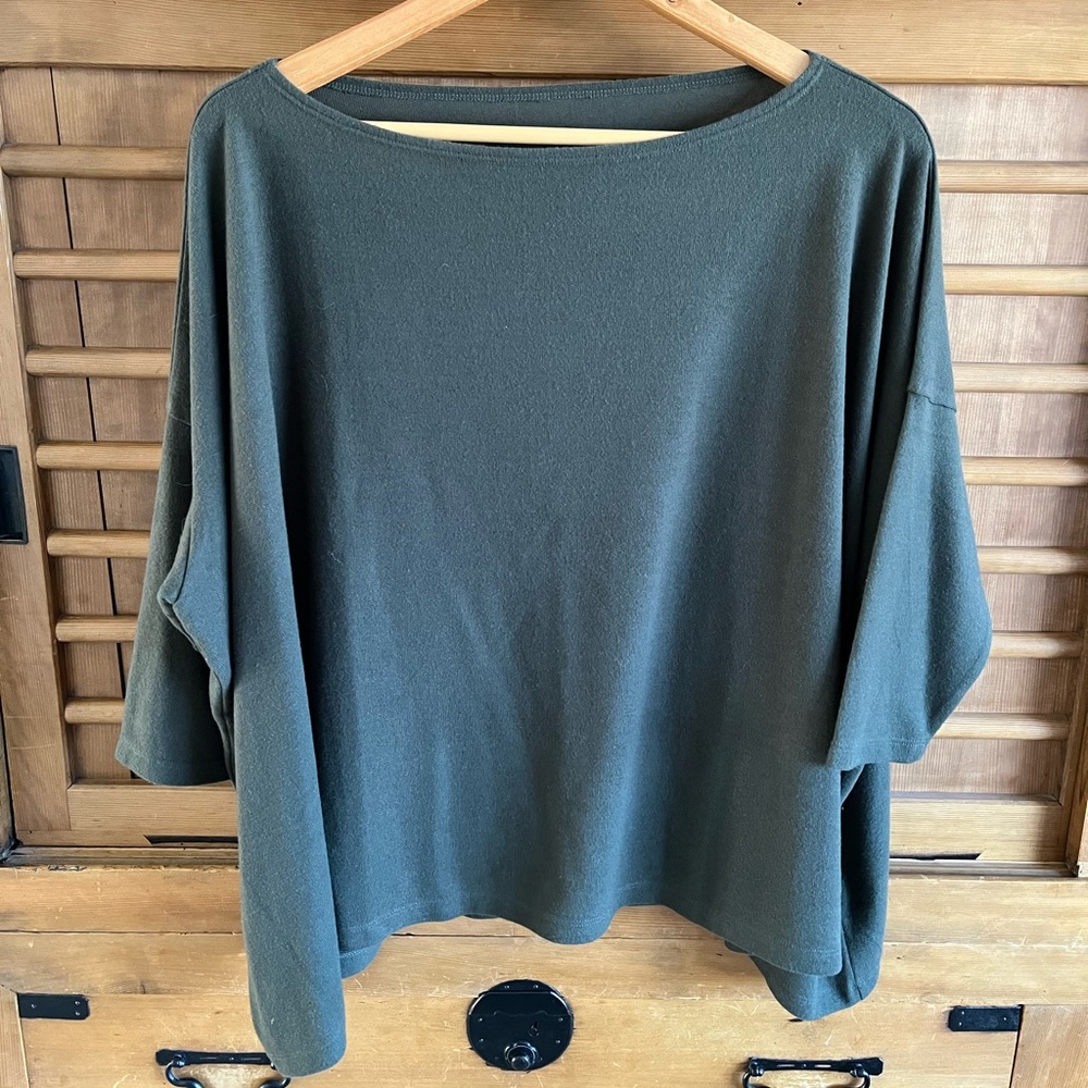 Never worn. The Soft Addy. Stella & Dot. Forest green. Size medium.